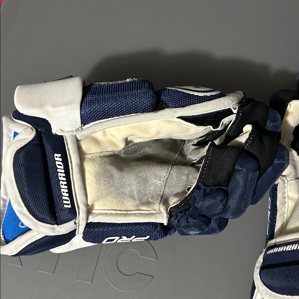Warrior Junior Icemen size 12 Covert Blue and White Gloves - Picture 5 of 6